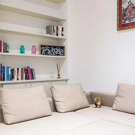 Upscale Urban Retreat In Porta Venezia Apartment *