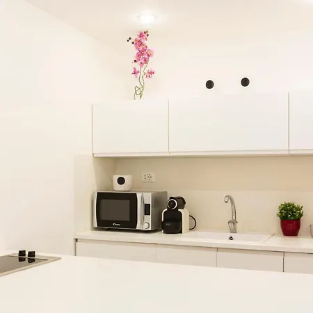 Queen Of Brera - San Marco 1 *