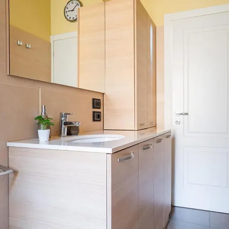 The Rent - Three-bedroom In Acquabella Apartment *