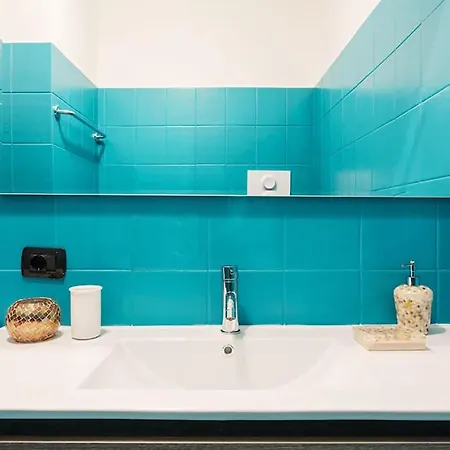 New In Isola Close To Center - Cola Montano 아파트