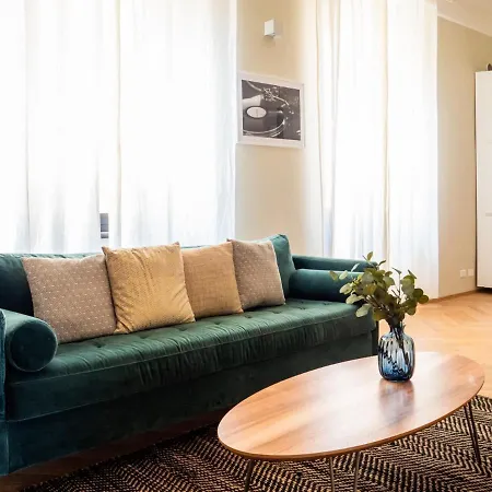 The Rent - Cozy Two-bedrooms In Pasteur District * Milán