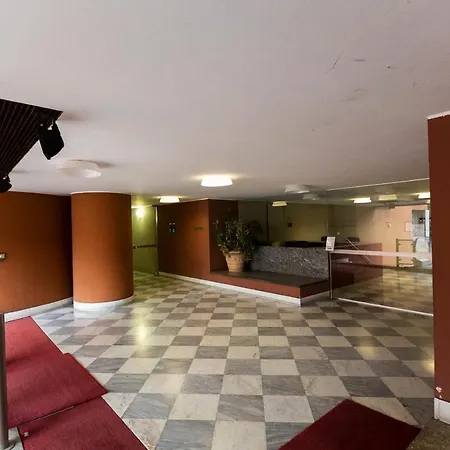 Queen Of Brera - San Marco 1 * Milán