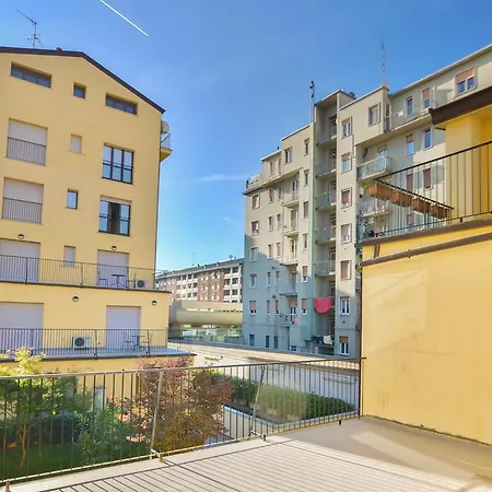 Candoglia Halldis Apartments Apartment