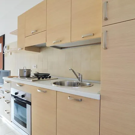 Candoglia Halldis Apartments Apartment