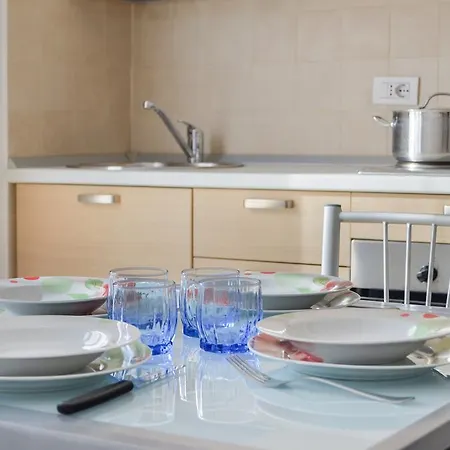 Candoglia Halldis Apartments *