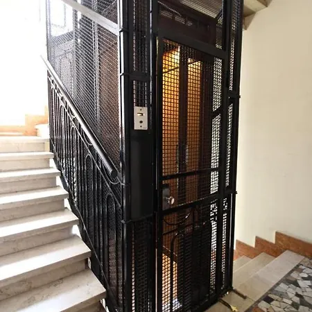 Apartment Lacaralele1 *