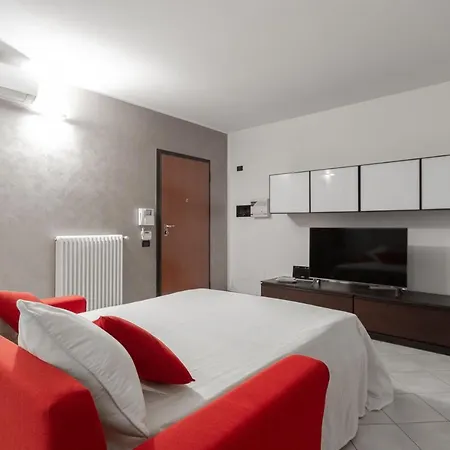 Linate Garden - Parcheggio Gratuito Apartment