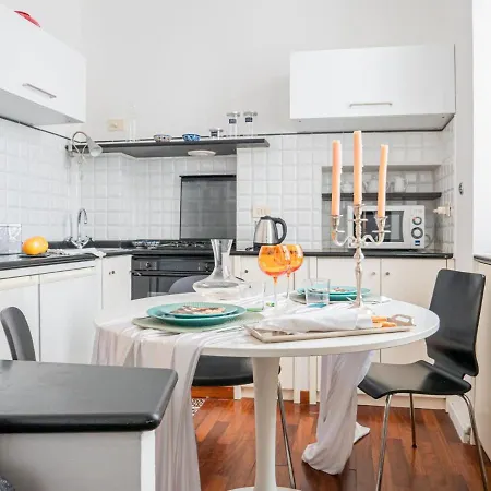 Apartament The Best Rent - Cozy Loft In De Angeli District Mediolan