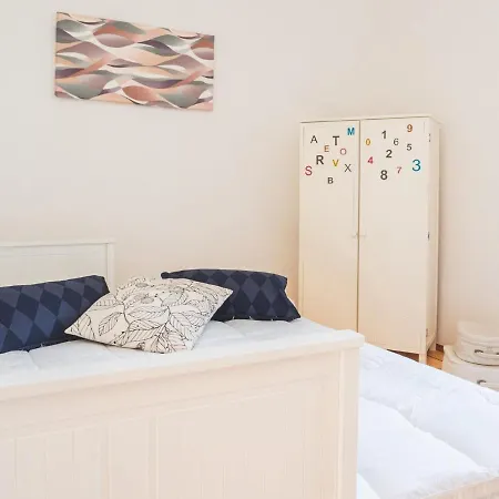 The Best Rent - Large Three Bedrooms In Milan