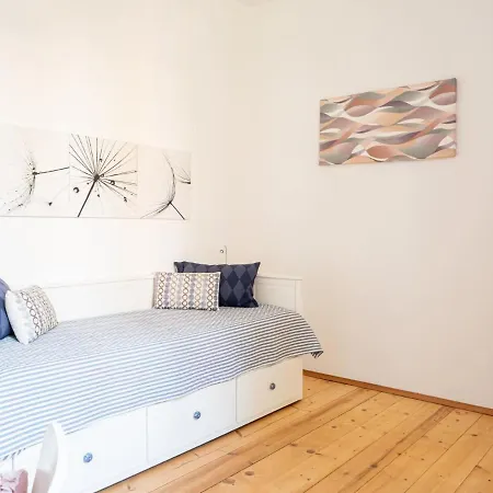 The Best Rent - Large Three Bedrooms In Apartment *