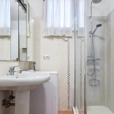Apartment Charming Nest In The Heart Of Milano-isola *