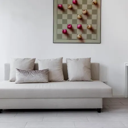 Apartment Joivy Bright For 3 Near Porta Romana And Ied Milan