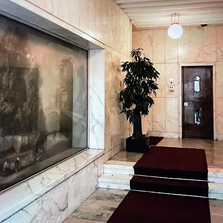 Apartment Montenapoleone Luxury Flat Milan