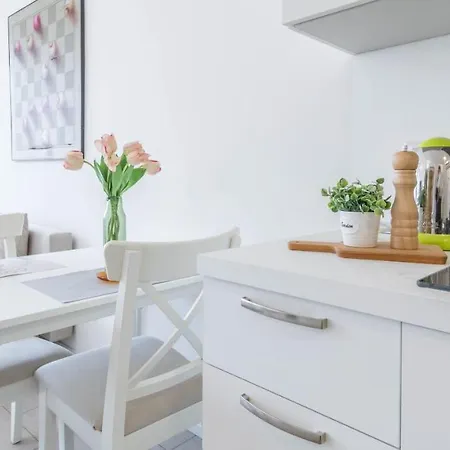 Apartment Joivy Bright For 3 Near Porta Romana And Ied *
