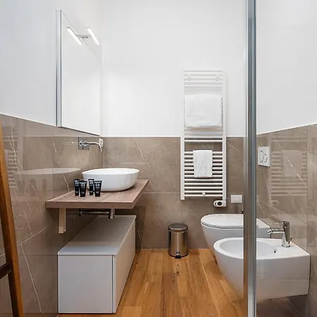 Hemeras Boutique Homes : 3 In Center Milan