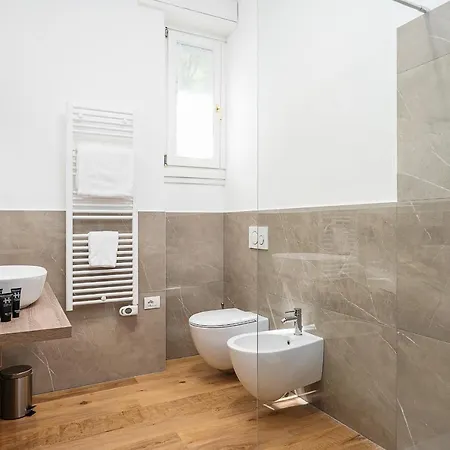 Hemeras Boutique Homes : 3 In Center * Milan