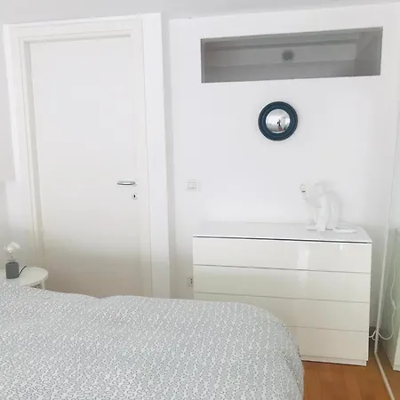 Pestalozzi Apartment *