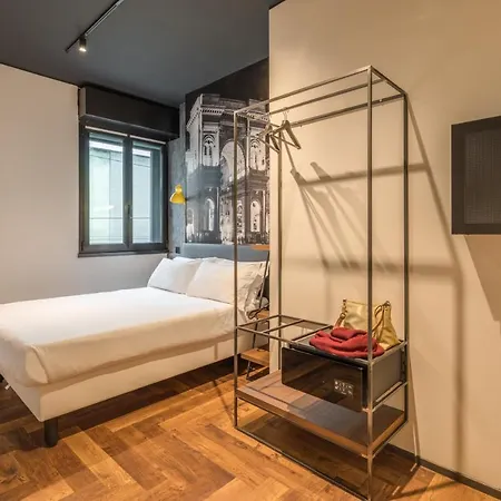Roxy 3* Milan