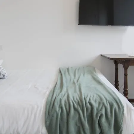 Apartment Joivy Bright For 3 Near Porta Romana And Ied Milan