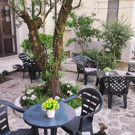 Hotell Mokinba Montebianco Milano