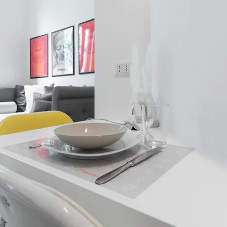 Italianway - Raffaello Sanzio 17 Milan