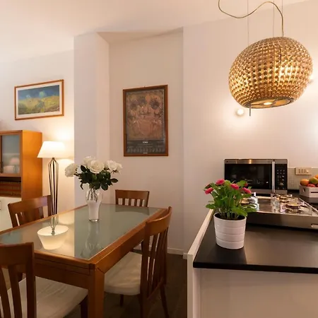 דירה De Angeli - 2 Bedroom מילאנו