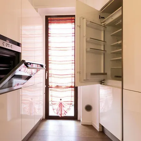 דירה De Angeli - 2 Bedroom *