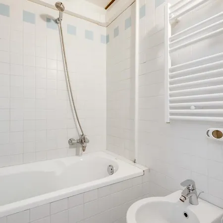 Apartment Delightful And Large Loft In Porta Romana Milan