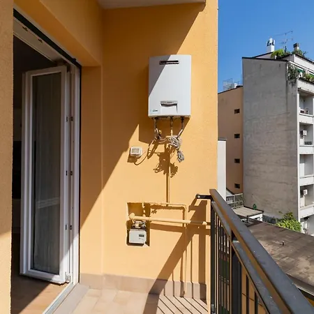 Altido Warm And Inviting Flat With Balcony * Milão