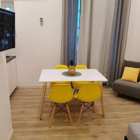 Porta Venezia Charming Studio