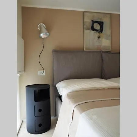 Apartment Design & Comfort Apartment In Nolo Milano M1 Metro Milan