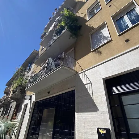 Bright & Spacious Near Navigli - Ponti Apartman *