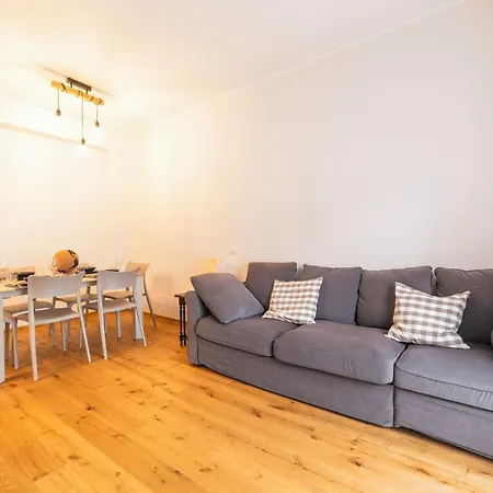 Città Studi Functional Flat *