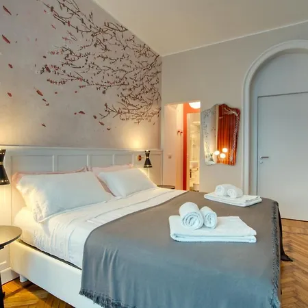 Dimora Claudia - Elegante Matrimoniale Con Bagno, Private Rooms, Self Check In, No Reception Milan