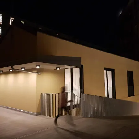 Brand New Ortiquattro ميلان