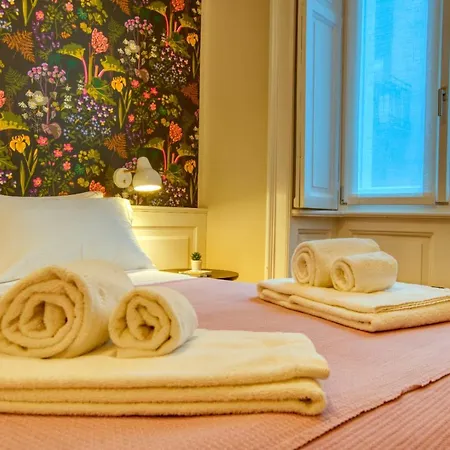 Guest house Dimora Claudia - Elegante Matrimoniale Con Bagno, Private Rooms, Self Check In, No Reception *