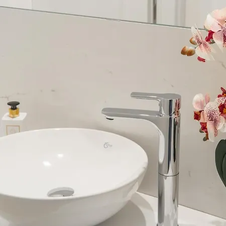 Apartment Brera Charming R&r *
