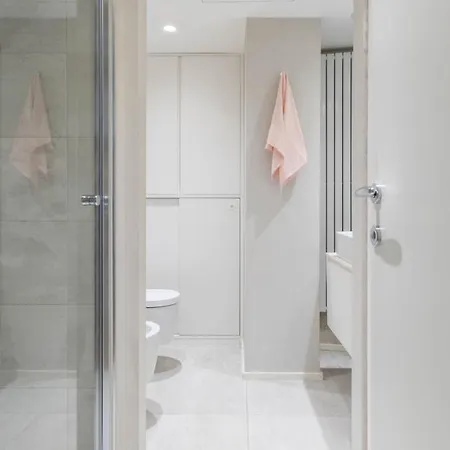 Altido Chic Apartment For 2 In The Centre Of Milan Milan