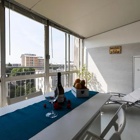 La Veranda - Bright Floor With Views Of The Madonnina アパート