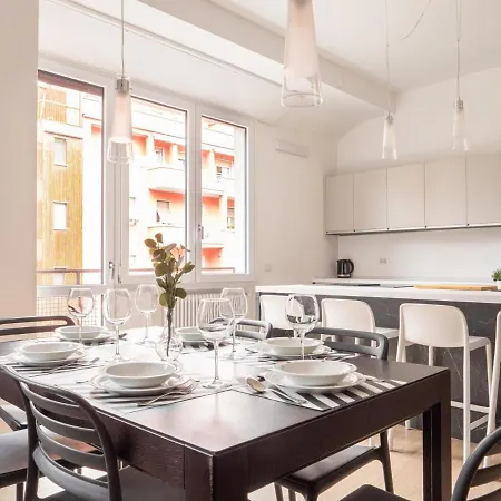 Apartman The Best Rent - Gorgeous Two-bedroom Close To Cinque Giornate Square