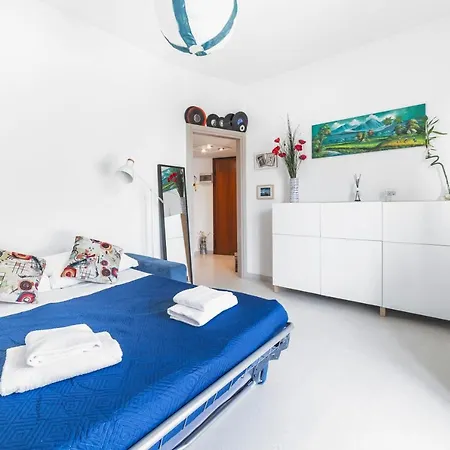 Precotto Comfortable Flat With Balcony Apartment Milan