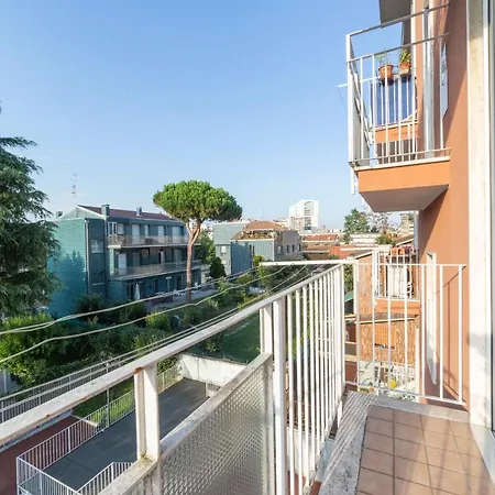 Precotto Comfortable Flat With Balcony Milan