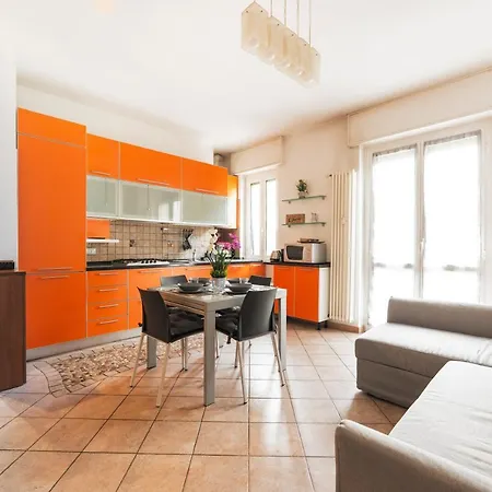 Martesana Flat With Balcony - M1 Gorla And Turro * Milán