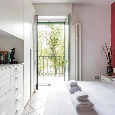 Martesana Flat With Balcony - M1 Gorla And Turro Milan