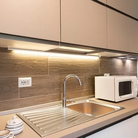 West - Modern And Comfortable