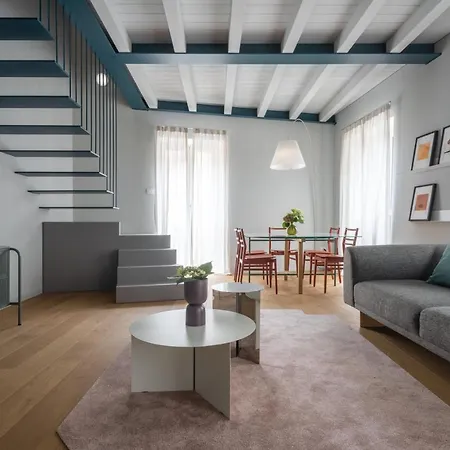 Bluemoon Apartments R&R 아파트 *