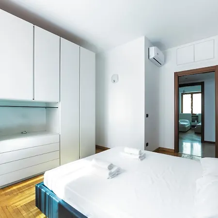 Cenisio M5 Lovely - With Balcony! アパート *