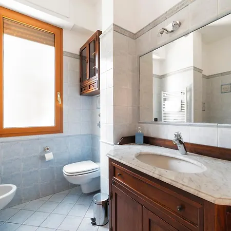 Cenisio M5 Lovely - With Balcony!