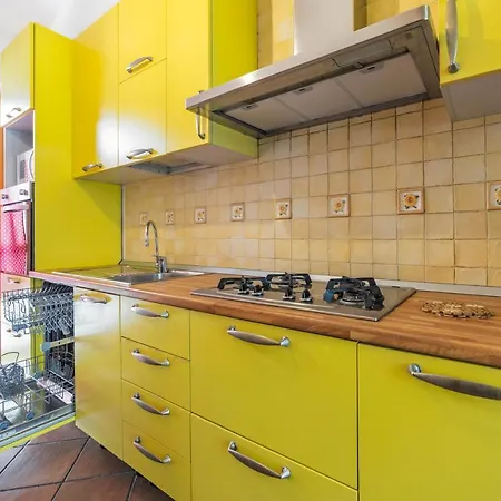 Daire Cenisio M5 Lovely - With Balcony! *