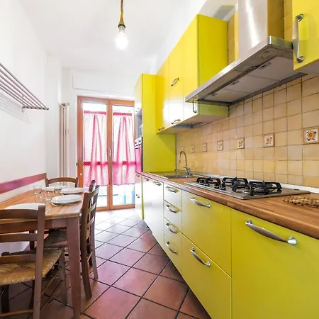 Daire Cenisio M5 Lovely - With Balcony! *